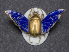 Käfer mit ausgebreiteten Flügeln / A beetle with outstretched wings, Karl Ens, Volkstedt, um 1920