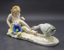 Mädchen mit Gans / A girl with a goose, Karl Ens, Volkstedt, 1930er Jahre