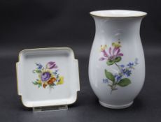 Vase und Schale mit Blumenmalerei / A vase and a bowl with flowers, Meissen, 2. Hälfte 20. Jh.