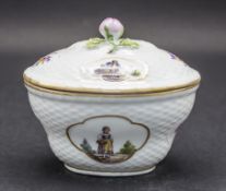 Ovale Deckeldose mit Personenstaffage / An oval lidded bowl, Zürich, um 1780