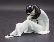 Art Déco Porzellanplastik 'Pierrot' / An Art Deco figurine of a Pierrot, Gebr. Heubach, ...