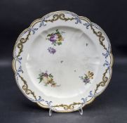 Teller mit Blumenmalerei / A plate with painted flowers, Frankreich, Ende 18. Jh.