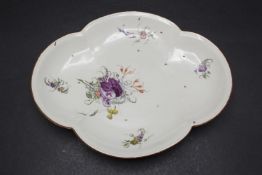 Vierpassige Schale mit feiner Blumenmalerei / A quatrefoil bowl with flowers, Frankenthal, um ...