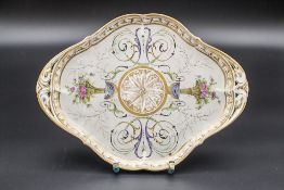 Tablett mit feiner Malerei / A serving plate with delicate painted ornaments, wohl Frankreich, ...