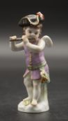 Kleine verkleidete Amorette mit Querflöte / A small, disguised cupid with transverse flute, ...