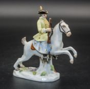 Miniatur Figur 'Jägerin zu Pferd' / A miniature figure of a female hunter on horseback, ...