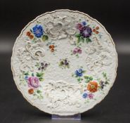 Prunkteller mit Reliefdekor / A decorative platter with relief pattern, Meissen, Anfang 19. Jh.