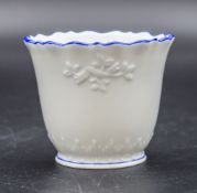 Kleiner Cachepot / A small flower pot, Meissen, Pfeifferzeit, 1924-34