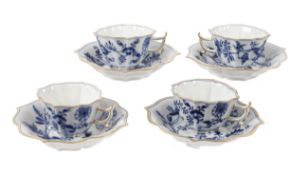 Meissen vier Tassen "Zwiebelmuster" mit Goldrand