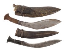 Zwei Kukri Messer