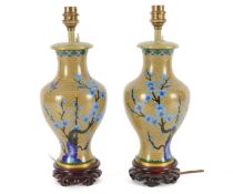 A PAIR OF CHINESE CLOISONNÉ ENAMEL VASE TABLE LAMPS (2)