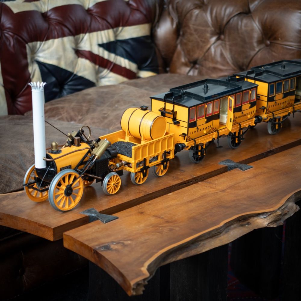 19 May | Antiques & Interiors