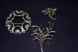 3x Silver broches Weight 25g