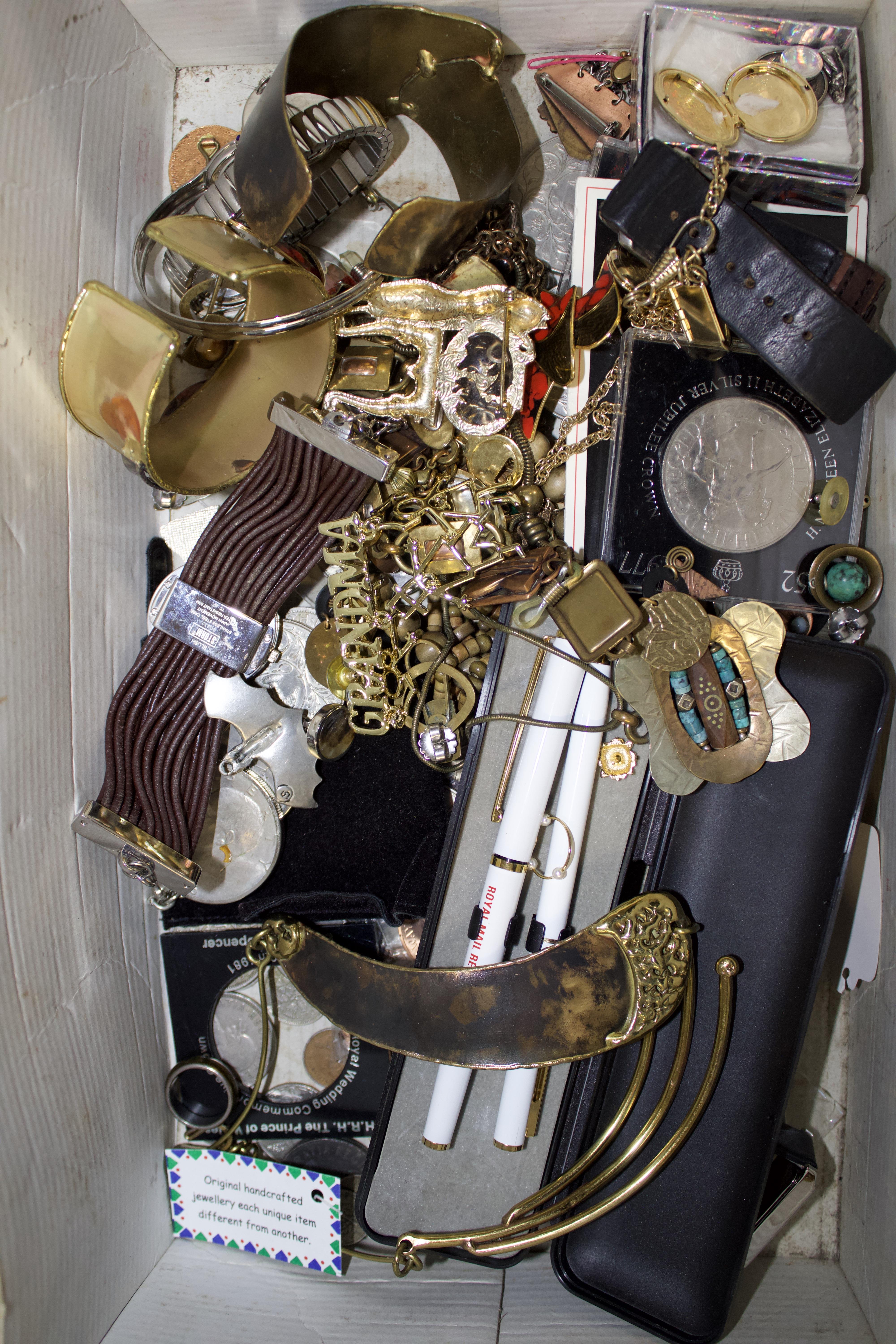 Unsorted box of jewellery & costume jewellery