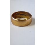 18ct Gold wedding band Weight 11.2g Size S
