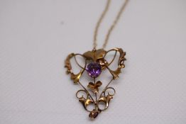 9ct Gold chain & pendant set with amethyst Weight