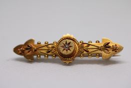 15ct Gold pin brooch with central diamond Weight 3