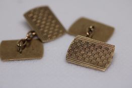 Pair of 9ct gold cufflinks Weight 4.2g
