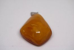 Hand made amber pendant (21.5g)