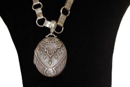 Silver chain & photo pendant