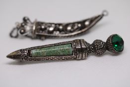 Miracle kilt pin dirk dagger brooch with green sto