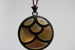 Silver chain & pendant, pendant set with mother of
