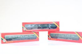 Set of 3 Hornby OO Gauge Southern Green Passenger Coaches (Silver Seal, boxed)