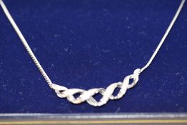 9ct White gold necklace set with chip diamonds Wei