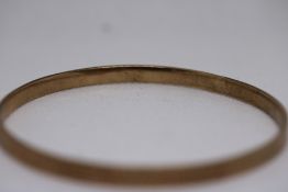 9ct Gold bangle with metal core Total weight 17g