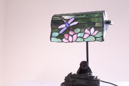 Tiffany style stained-glass dragonfly table lamp