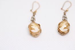 Pair of 9ct gold cameo earrings Total weight 2.8g