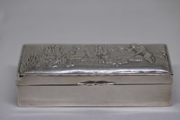 Silver trinket box with classic design Total weigh