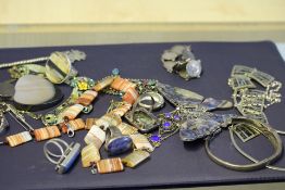 Collection of white metal costume jewellery & othe