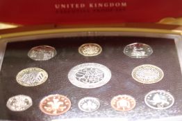 2003 United Kingdom mint coin collection in golden