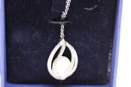 Swarovski chain & pendant