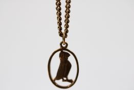 9ct Gold chain & pendant Weight 9.2g