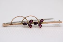 9ct Gold pin brooch set with amethyst 1.7g
