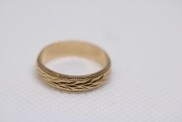 9ct Gold band Weight 3.1g