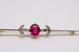 Gold pin brooch set with 6 diamonds & central pin