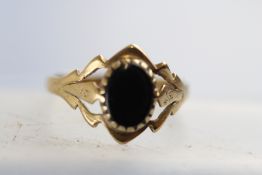 9ct Gold oval stone ring 2.08g