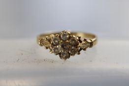 9ct Gold & clear stone ring Weight 2.11g