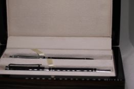 Coles fountain & ballpoint pen in hardwood case