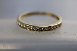 9ct Gold & clear stones ring 1.9g