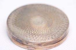 Victorian silver pill box Weight 15.6g Diameter 5