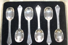 Cased set of 6 continental silver spoons in plush