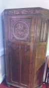 Carved Oak Single-Door hallrobe