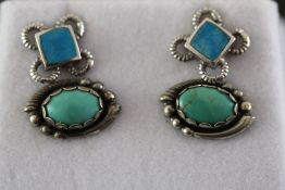 Boxed 2 pairs of silver earrings