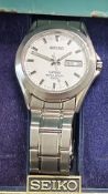 Gents Seiko Sapphire Quartz watch with day and dat