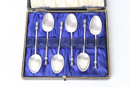 A set of 6, c20th silver apostle spoons. Hallmarked, dated and cased. Total weight 81g William