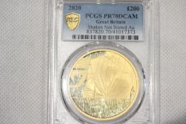 2020 Gold proof coin - James Bond series III Shake